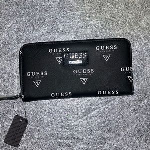 GUESS Black and White Logo Wallet *NWT*